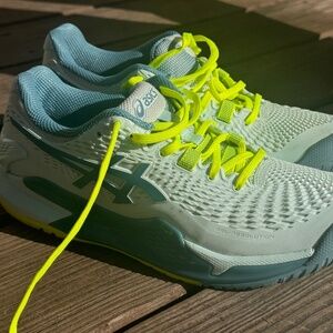 Women's ASICS GEL-RESOLUTION 9 Size 8 *EUC* (Soothing Sea/Gris Blue color way)